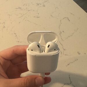 AirPods